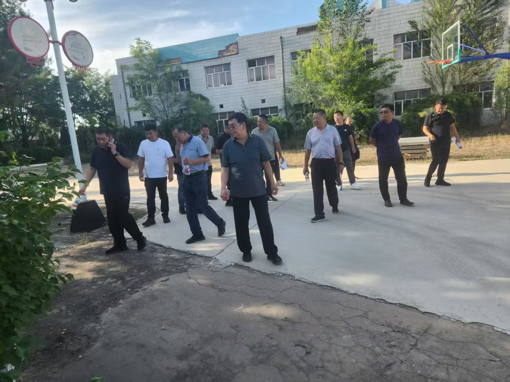 葫芦岛市硅PU球场混合型塑胶跑道 - 方案